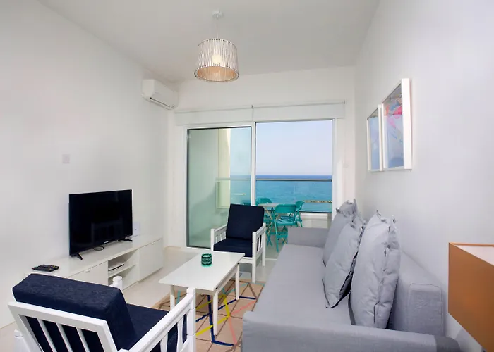 Apartamento On The Penthouse By Trulycyprus Limassol