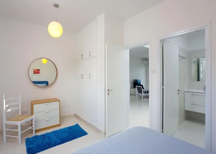 On The Penthouse By Trulycyprus Apartamento *